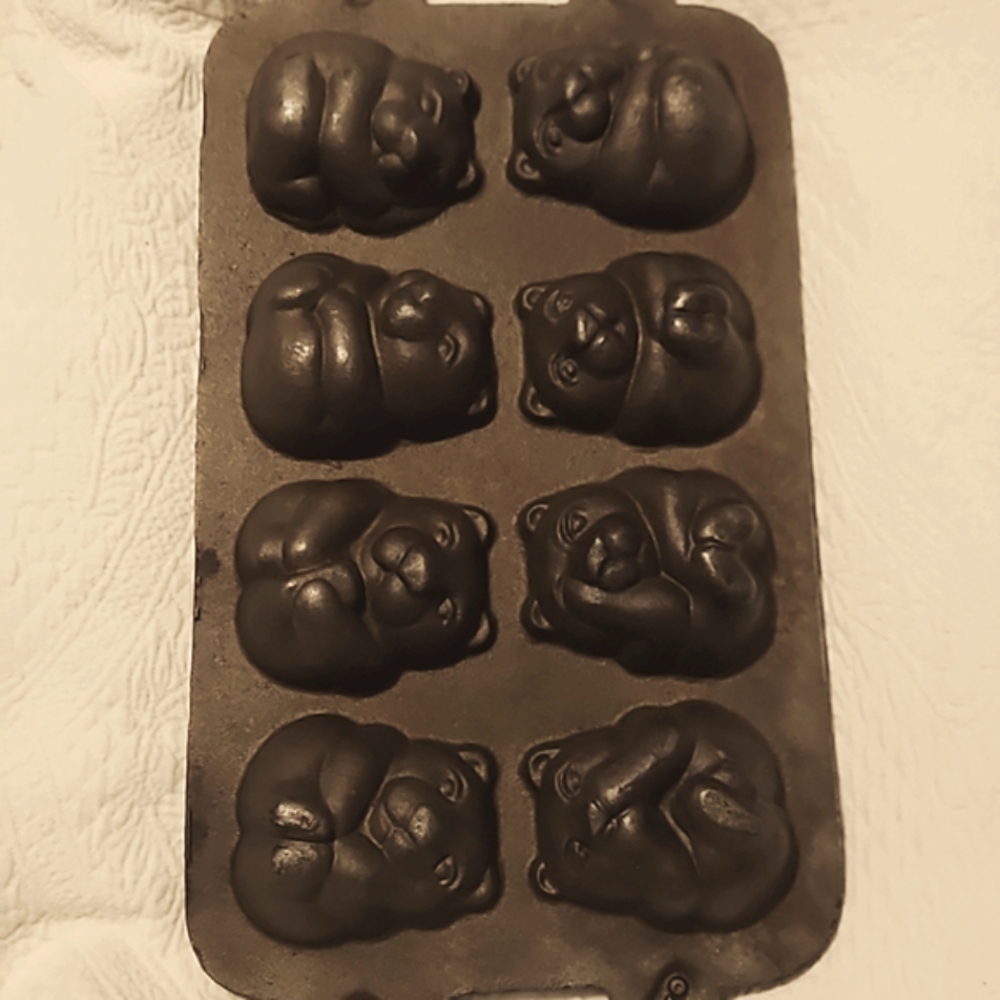 Vintage 1984 John Wright Cast Iron Teddy Bear Cookie Corn Muffin Baking Mold Pan